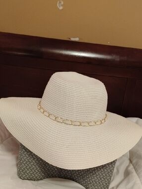 Cream Wide-Brim Sun Hat with Gold Chain Trim